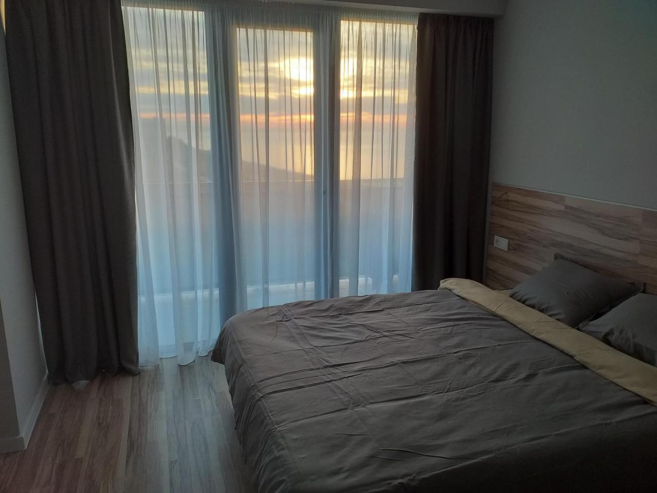 Batumi Beach Tower エクステリア 写真